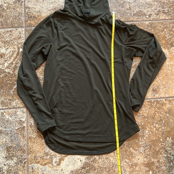 Men’s lululemon long sleeve performance hoodie. Size medium. Dark green - Picture 2 of 6